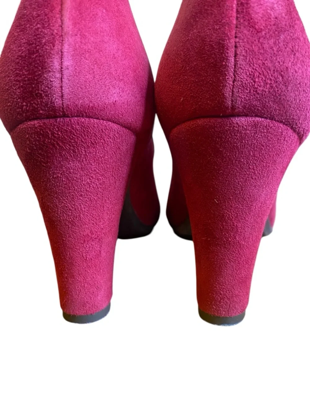 Eric Michael Red Suede pumps women’s 38 EU 8.5 U.S.